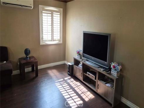 2302 S Diamond   Street, Santa Ana, CA