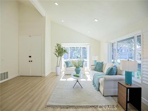 2301 W Manly , Santa Ana, CA