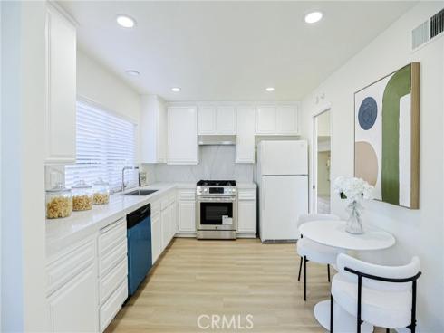 2301 W Manly , Santa Ana, CA