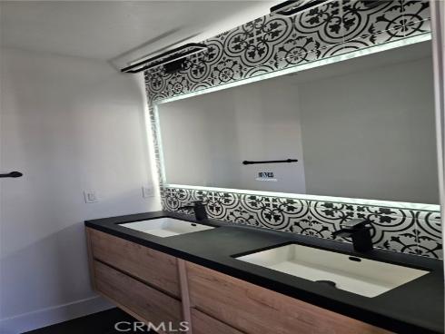 190 W 3rd , Santa Ana, CA