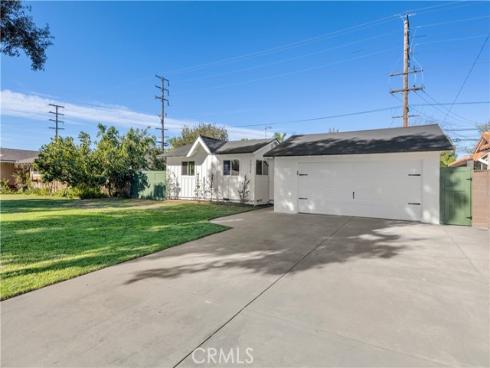 2029 W Flora , Santa Ana, CA