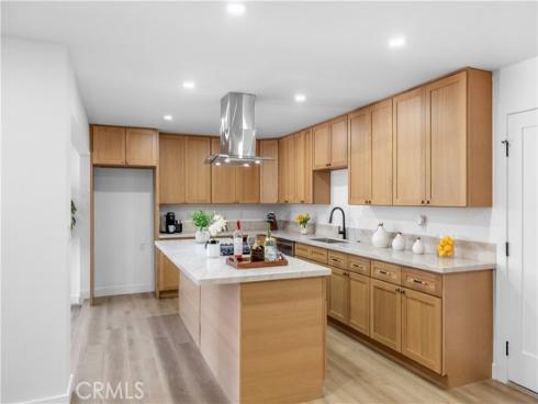 2029 W Flora , Santa Ana, CA