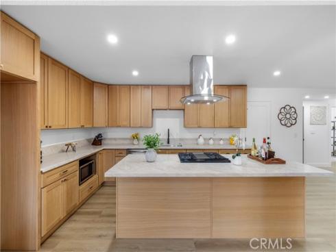 2029 W Flora , Santa Ana, CA