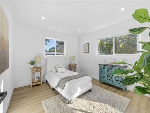 2029 W Flora , Santa Ana, CA