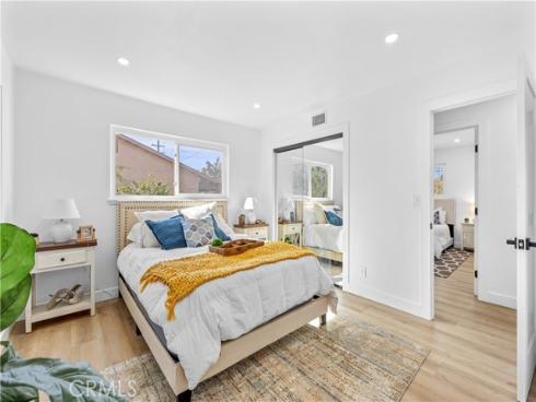 2029 W Flora , Santa Ana, CA