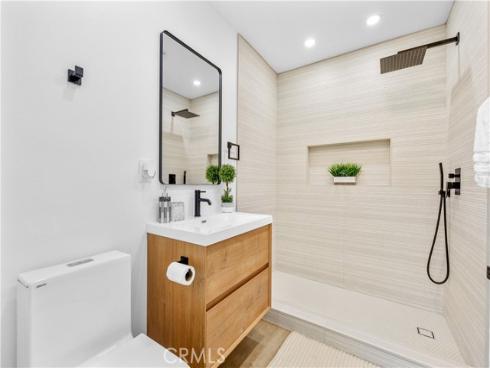 2029 W Flora , Santa Ana, CA