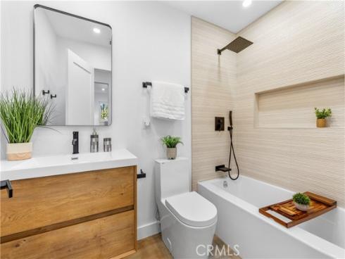 2029 W Flora , Santa Ana, CA