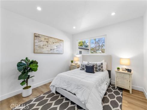 2029 W Flora , Santa Ana, CA