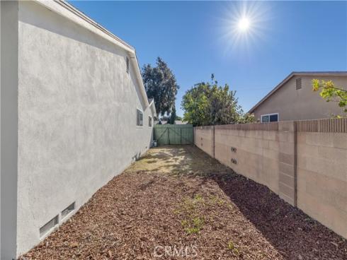 2029 W Flora , Santa Ana, CA