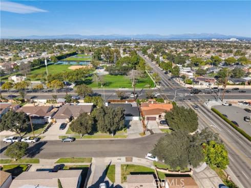 2029 W Flora , Santa Ana, CA