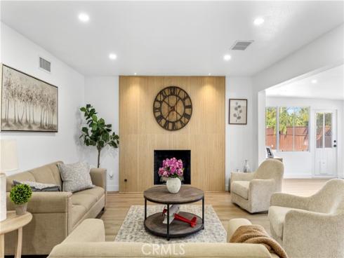 2029 W Flora , Santa Ana, CA