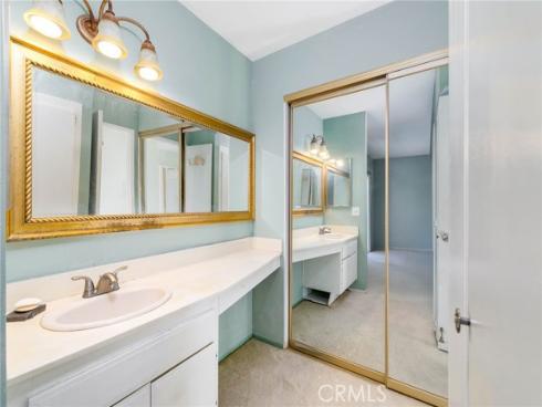 1709 Park Glen D Circle, Santa Ana, CA