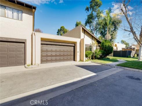 1709 Park Glen D Circle, Santa Ana, CA