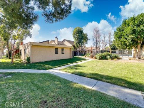 1709 Park Glen D Circle, Santa Ana, CA