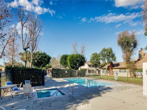 1709 Park Glen D Circle, Santa Ana, CA
