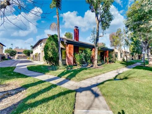 1709 Park Glen D Circle, Santa Ana, CA