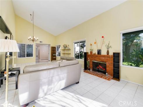 1709 Park Glen D Circle, Santa Ana, CA