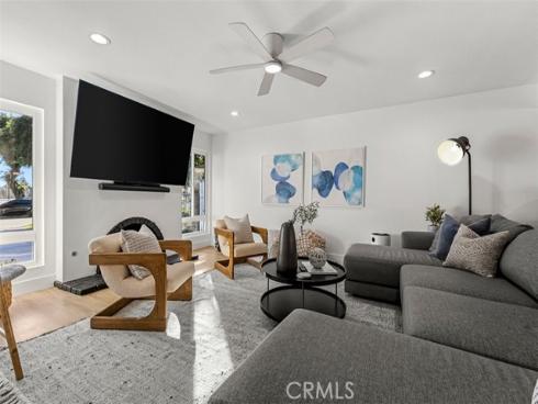 1913 W Adams , Santa Ana, CA