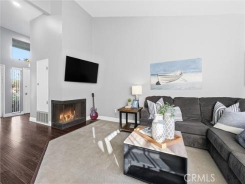 2516 W Macarthur j , Santa Ana, CA