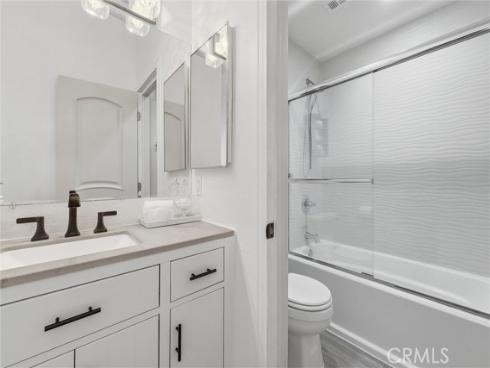 2516 W Macarthur j , Santa Ana, CA