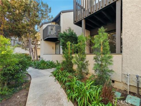 2516 W Macarthur j , Santa Ana, CA