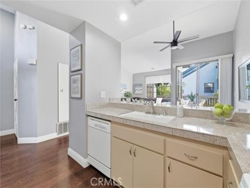 2516 W Macarthur j , Santa Ana, CA