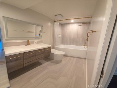 3500 S Greenville A3 Street, Santa Ana, CA