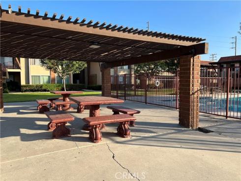 1400 W Warner 42 Avenue, Santa Ana, CA