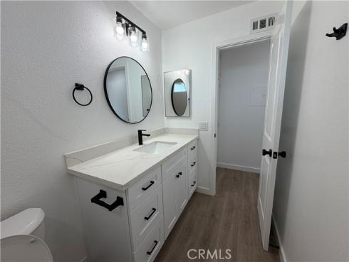 1400 W Warner 42 Avenue, Santa Ana, CA