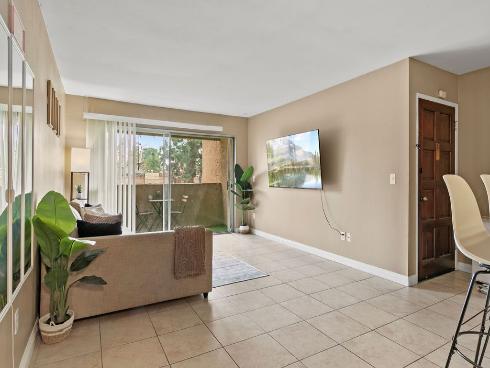 1101 W Macarthur 244 , Santa Ana, CA