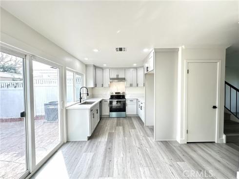 200 Carriage B , Santa Ana, CA