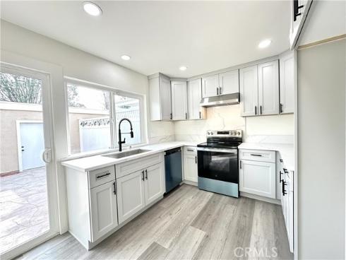 200 Carriage B , Santa Ana, CA