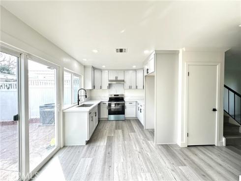 200 Carriage B , Santa Ana, CA