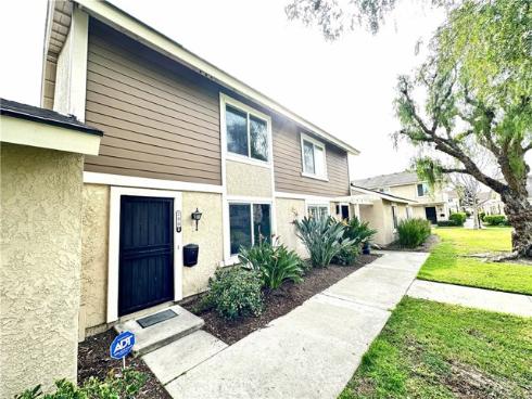 200 Carriage B , Santa Ana, CA