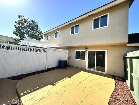 200 Carriage B , Santa Ana, CA