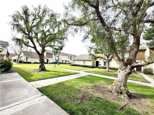 200 Carriage B , Santa Ana, CA