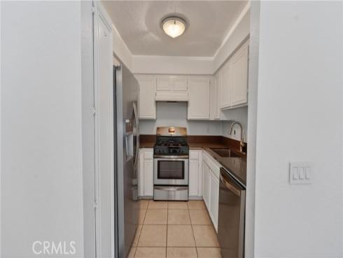 2600 W Segerstrom  D  Avenue, Santa Ana, CA