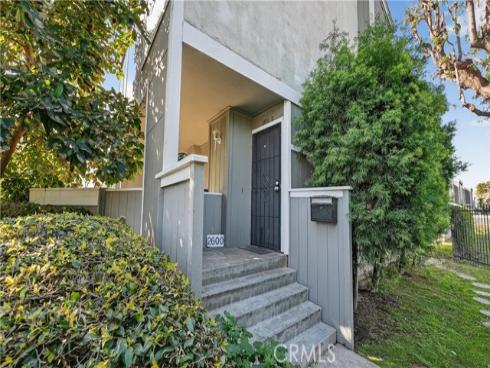 2600 W Segerstrom  D  Avenue, Santa Ana, CA