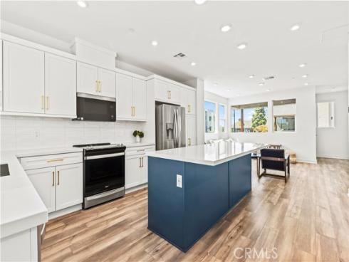 609  S Lyon   Street, Santa Ana, CA