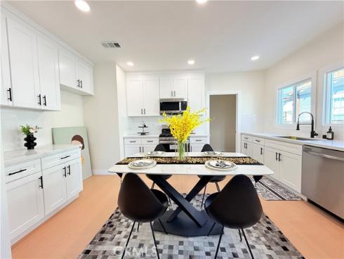 423 E Adams  , Santa Ana, CA