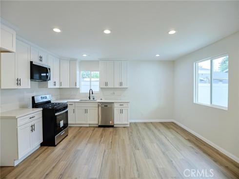 122 N Bewley   Street, Santa Ana, CA