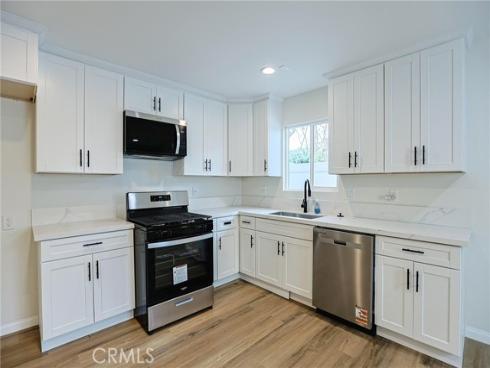 122 N Bewley   Street, Santa Ana, CA