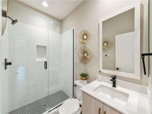 824  s harbor blvd  , Santa Ana, CA