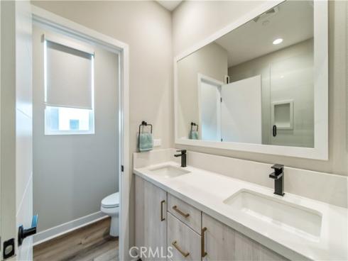 824  s harbor blvd  , Santa Ana, CA