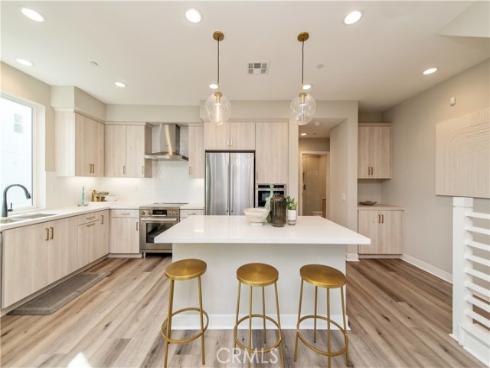 824  s harbor blvd  , Santa Ana, CA