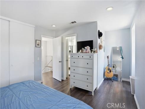 321  Burlington Common  , Santa Ana, CA