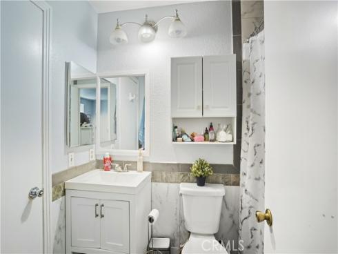 321  Burlington Common  , Santa Ana, CA