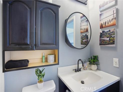 321  Burlington Common  , Santa Ana, CA