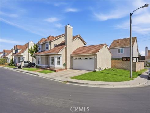 321  Burlington Common  , Santa Ana, CA