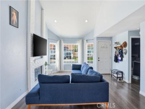 321  Burlington Common  , Santa Ana, CA